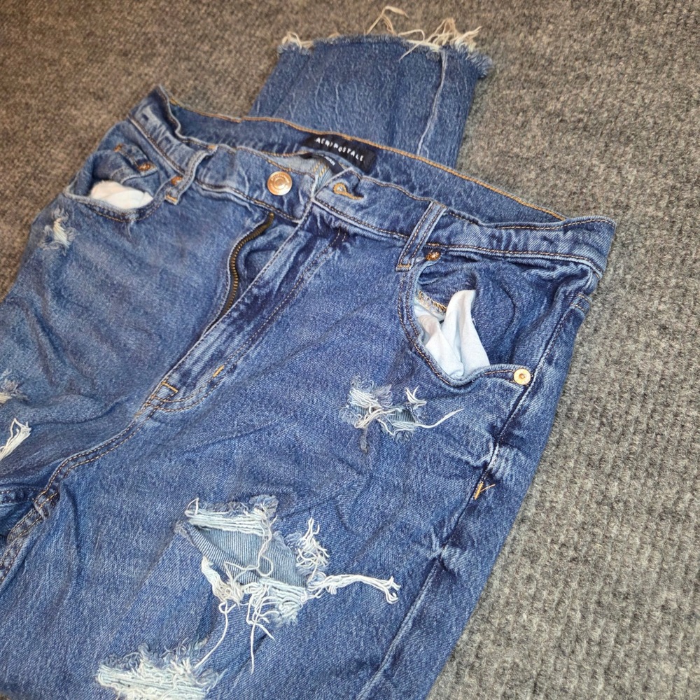Aeropostale Mom Jeans Womens 14 Reg Blue Distressed High Rise Raw Hem Straight